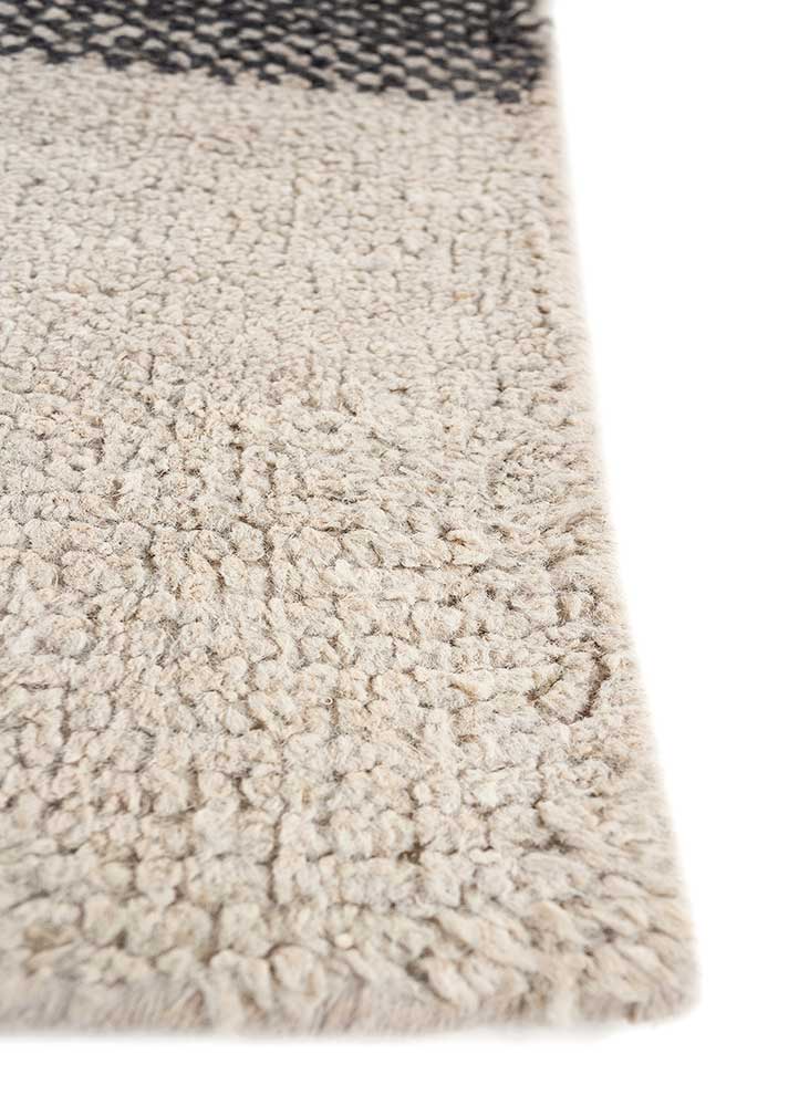 clan ivory wool Hand Knotted Rug - Corner