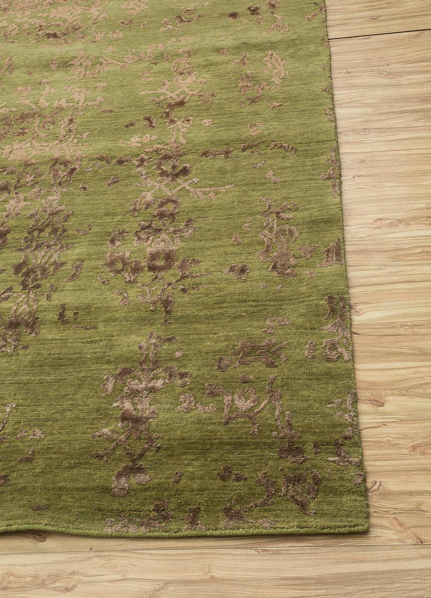 far east green wool and viscose Hand Knotted Rug - Corner