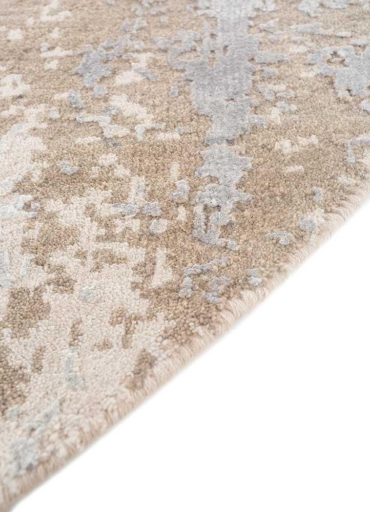 uvenuti ivory wool and bamboo silk Hand Knotted Rug - Corner