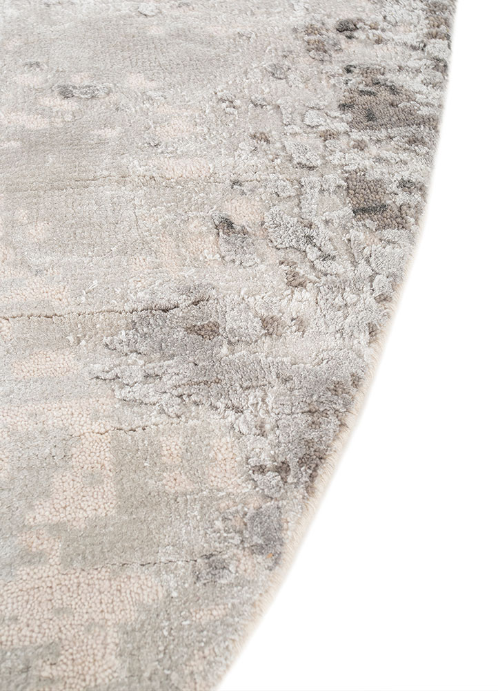 uvenuti ivory wool and bamboo silk Hand Knotted Rug - Corner