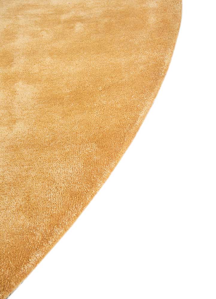 come around gold viscose Hand Tufted Rug - Corner