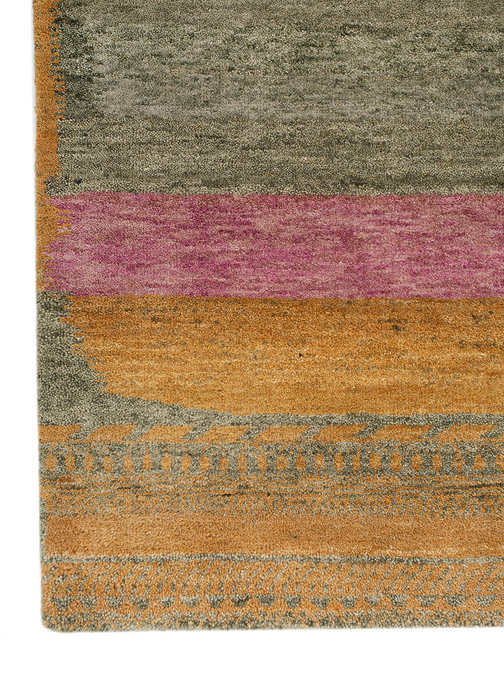 aprezo green wool Hand Knotted Rug - Corner