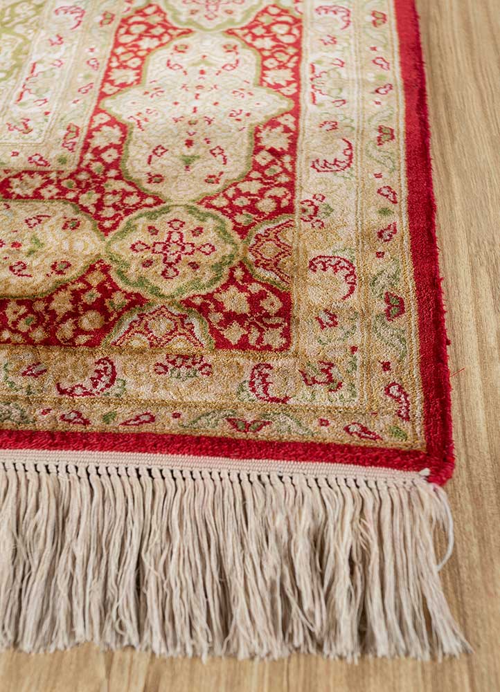 gulmarg red and orange silk Hand Knotted Rug - Corner