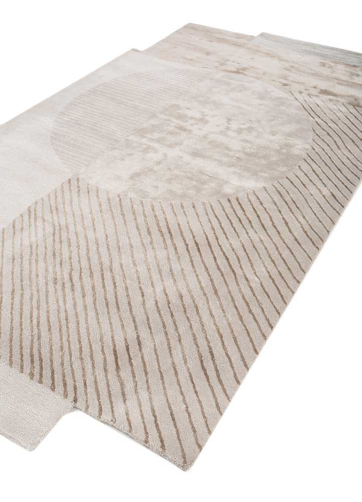 come around ivory wool and viscose Hand Tufted Rug - FloorShot