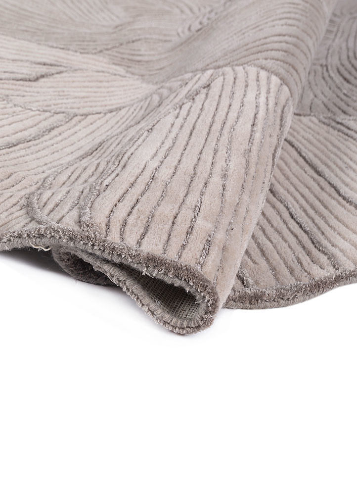aurelia grey and black wool and viscose Hand Tufted Rug - FloorShot aurelia grey and black wool and viscose Hand Tufted Rug - FloorShot