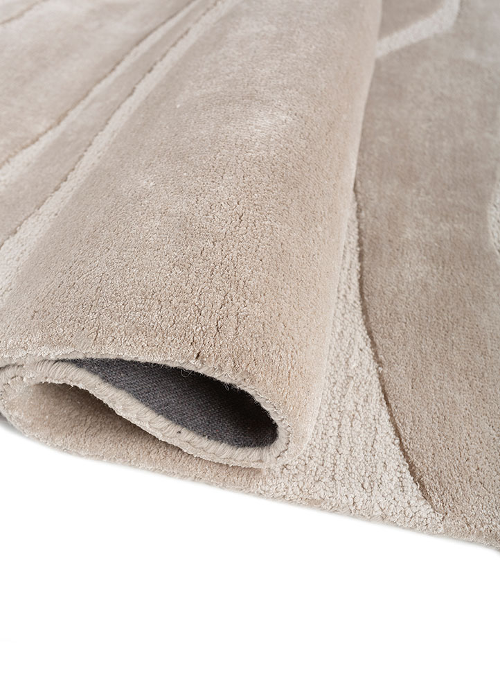 aprezo grey and black viscose Hand Tufted Rug - FloorShot