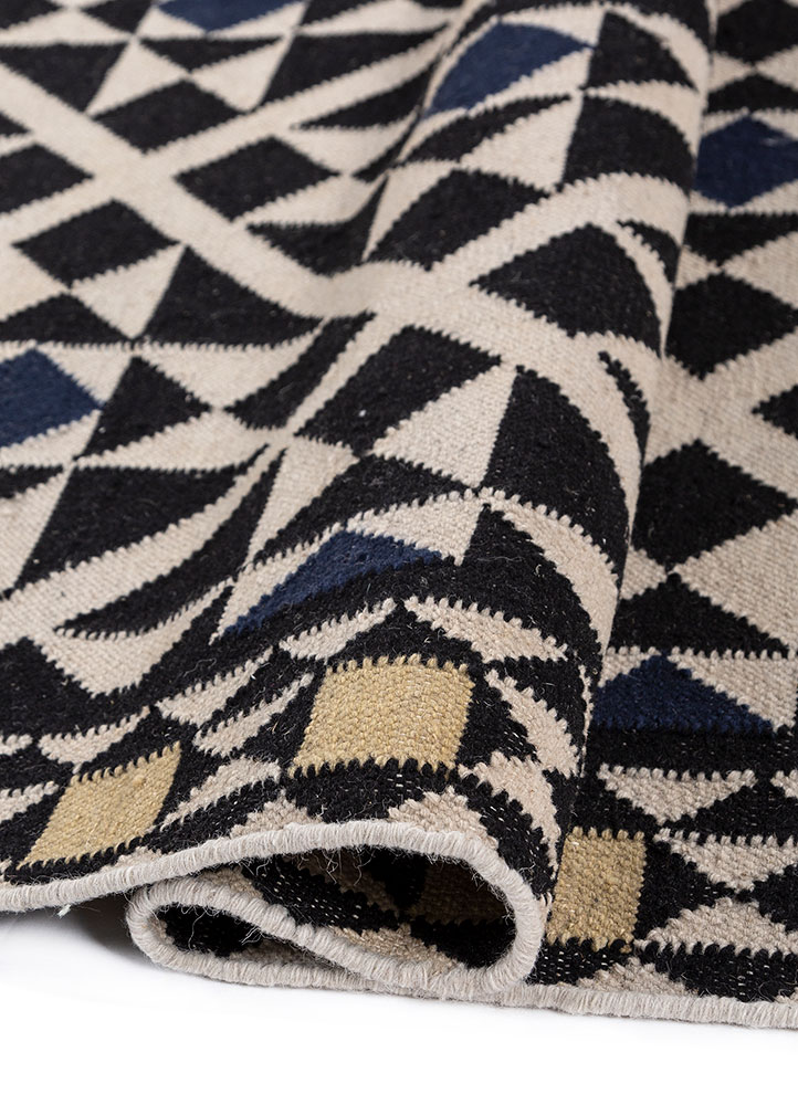 alhambra grey and black wool Flat Weaves Rug - FloorShot