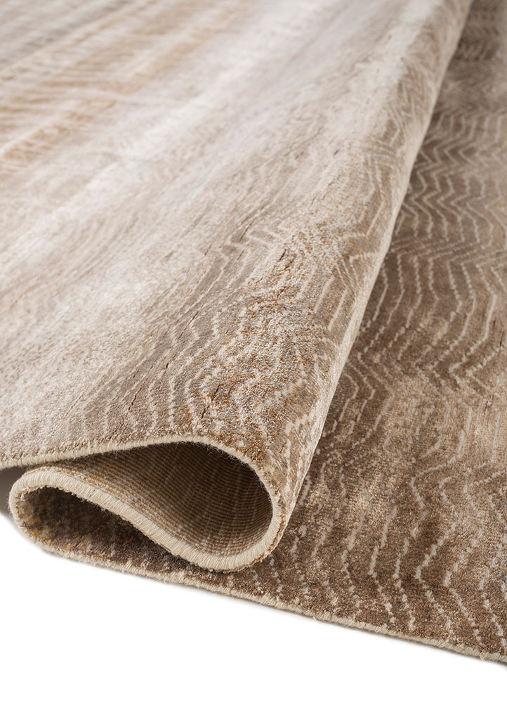 aprezo ivory wool and bamboo silk Hand Knotted Rug - FloorShot