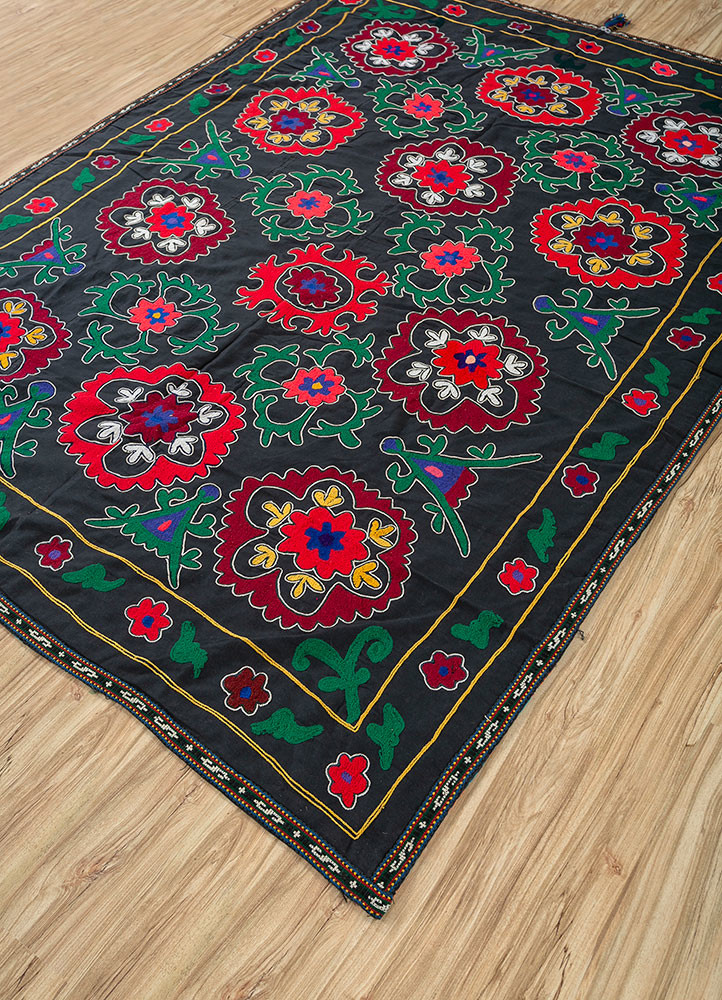 jean grey and black cotton Hand Loom Rug - FloorShot jean grey and black cotton Hand Loom Rug - FloorShot