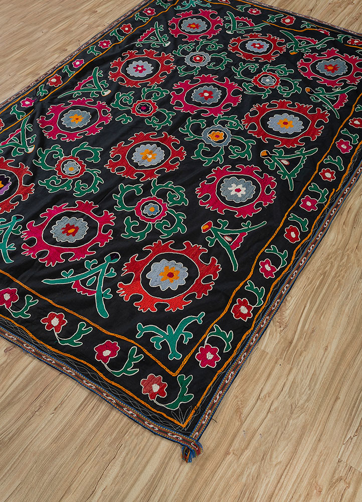 jean grey and black cotton Hand Loom Rug - FloorShot jean grey and black cotton Hand Loom Rug - FloorShot