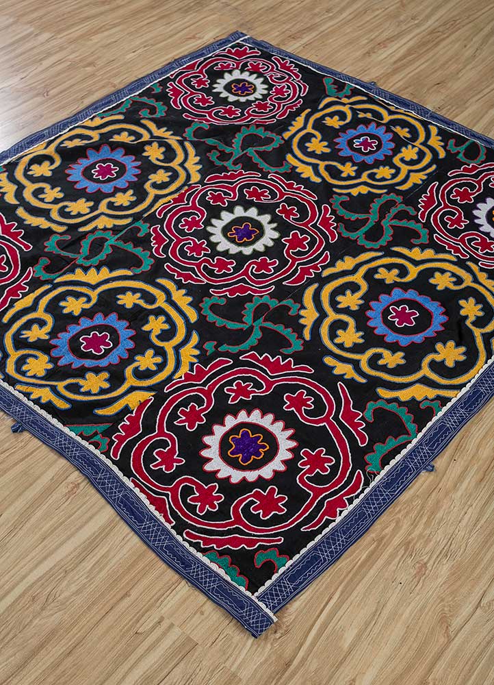 jean grey and black cotton Hand Loom Rug - FloorShot