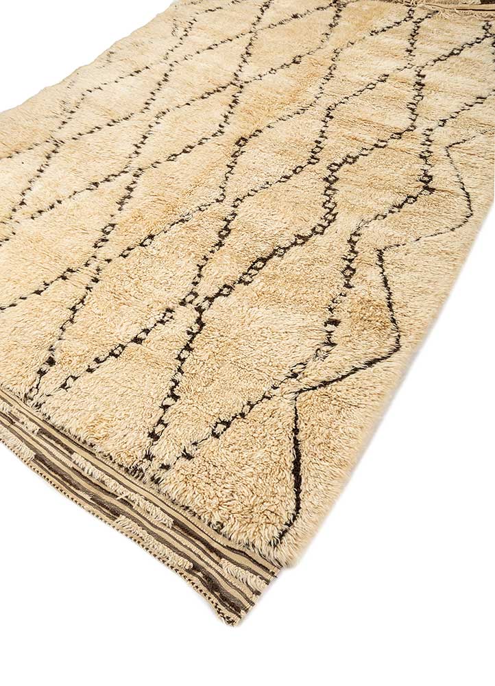 zuri gold wool Hand Knotted Rug - FloorShot