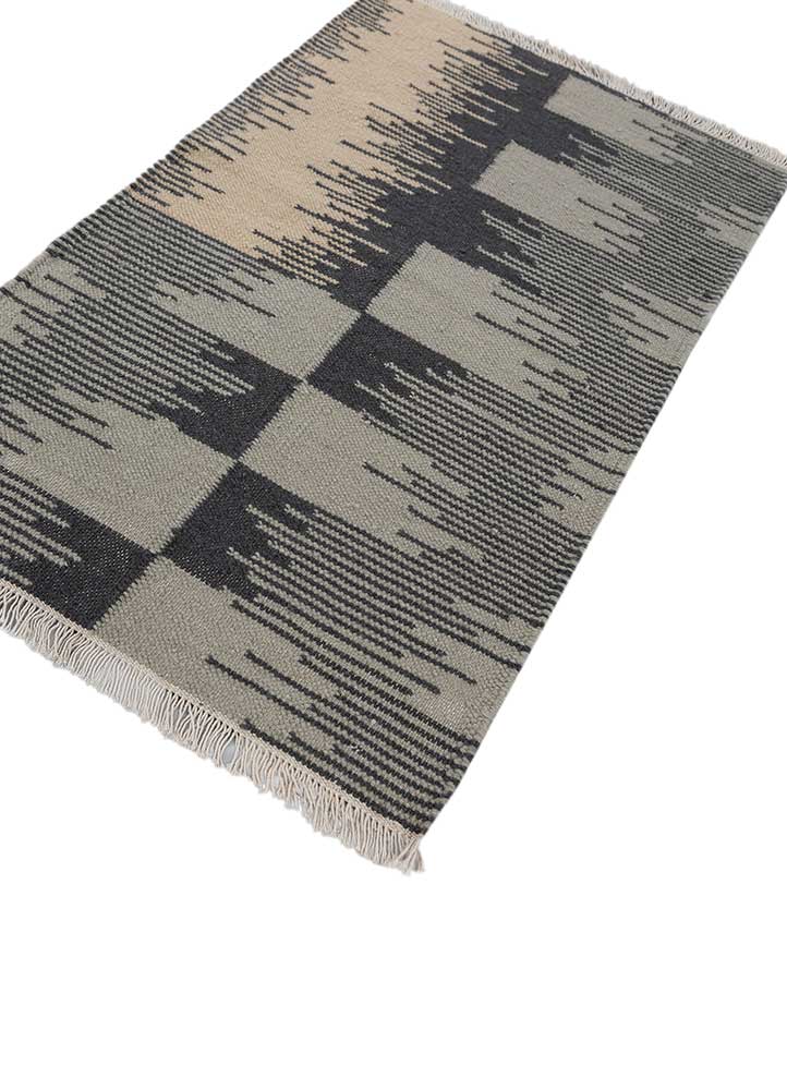aprezo grey and black wool Flat Weaves Rug - FloorShot