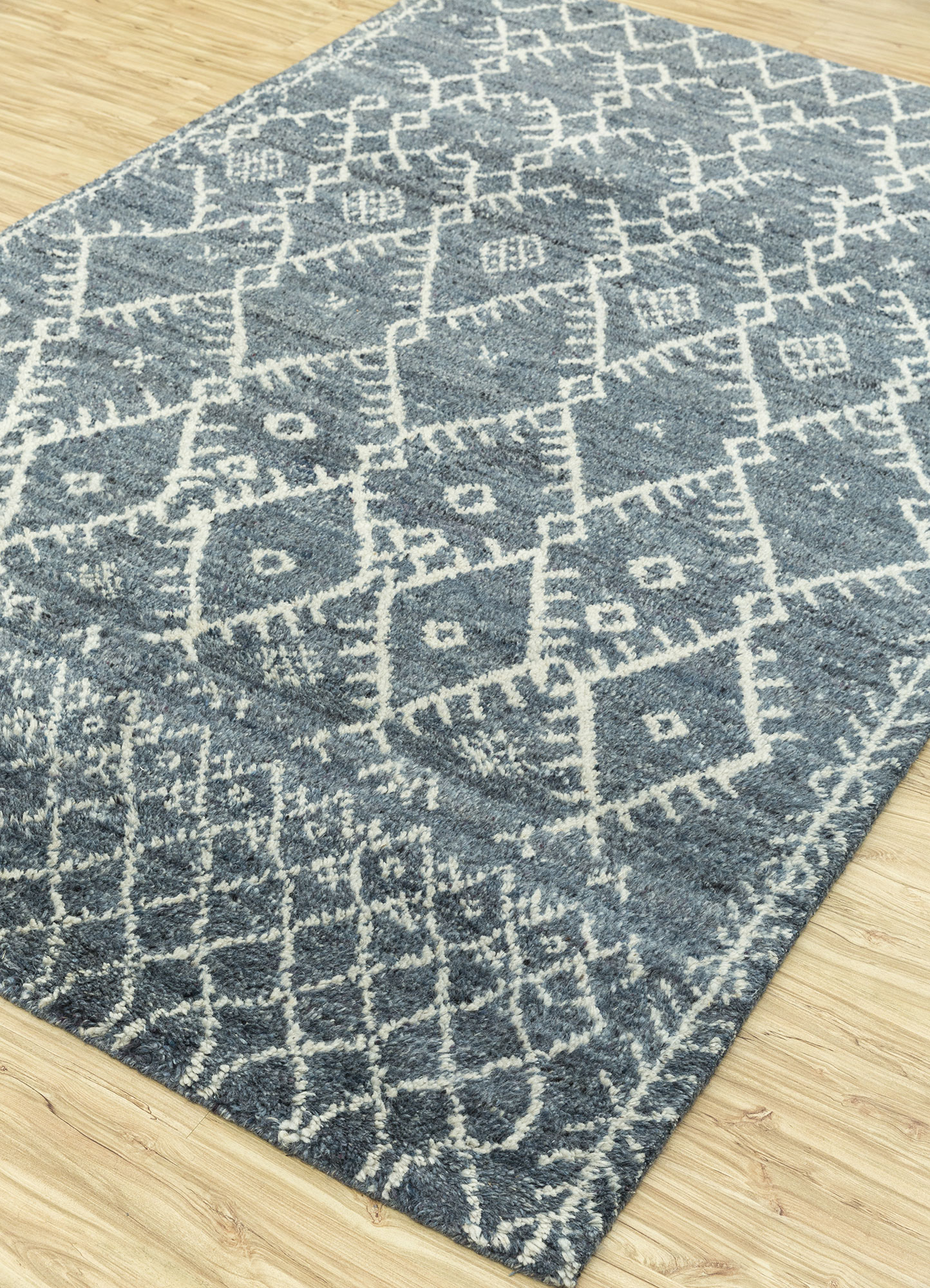 zuri blue wool Hand Knotted Rug - FloorShot