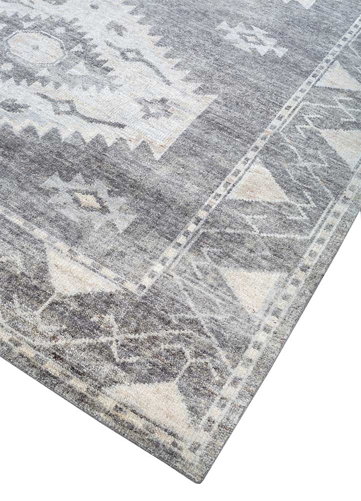 savana grey and black wool Hand Knotted Rug - FloorShot