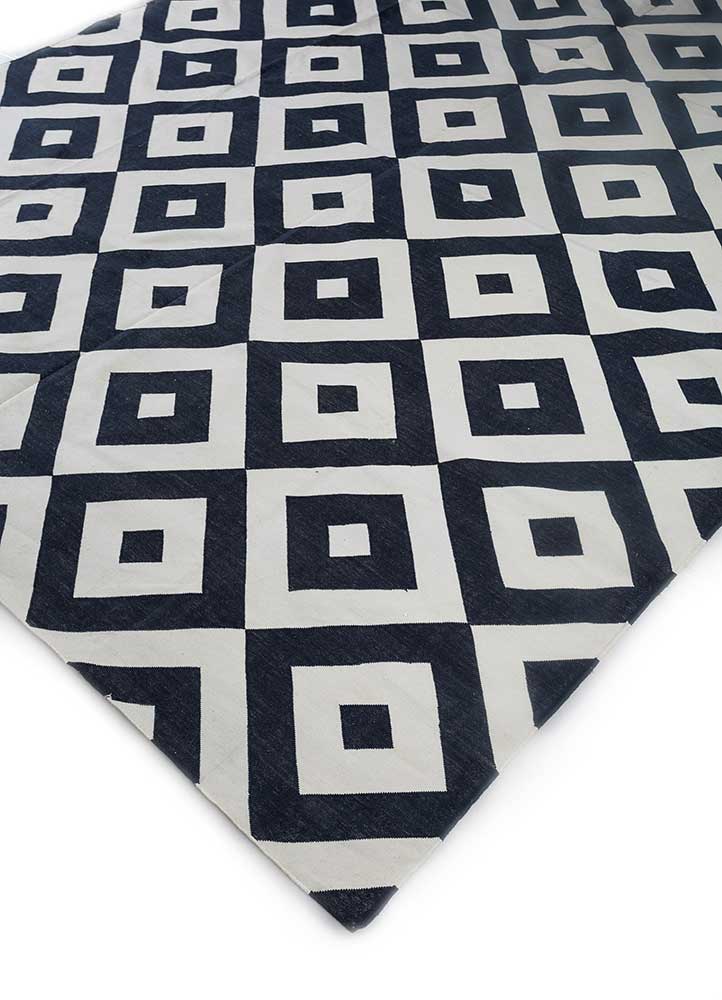 alhambra grey and black cotton Flat Weaves Rug - FloorShot