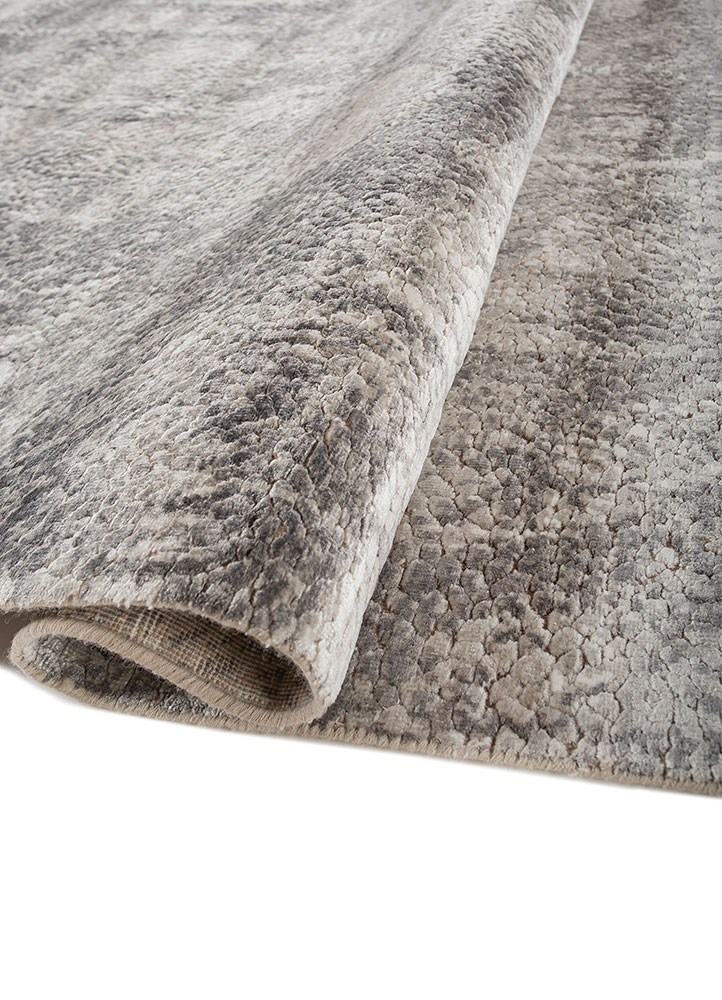pansy ivory wool and bamboo silk Hand Knotted Rug - FloorShot