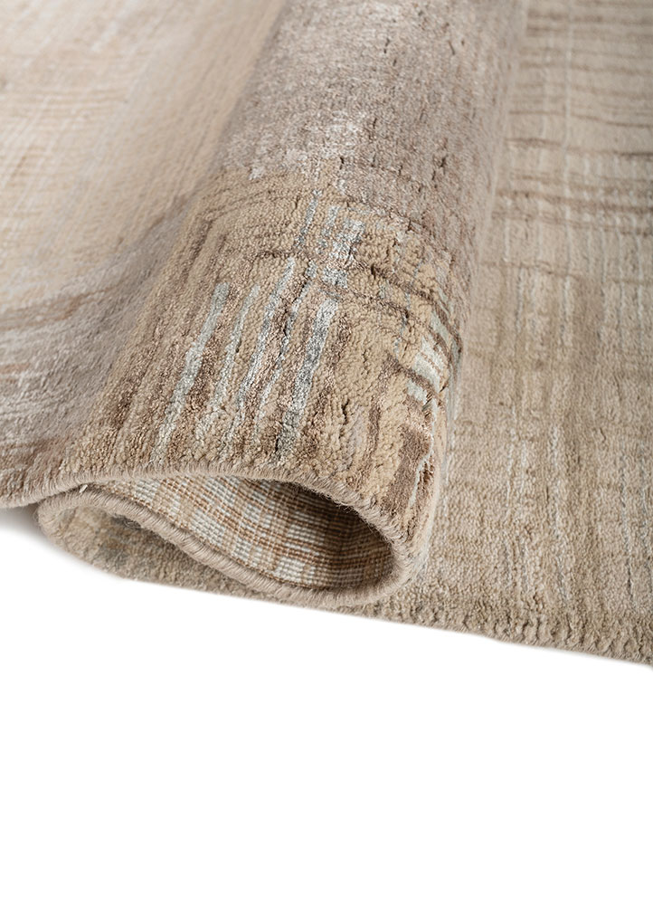 aprezo ivory wool and bamboo silk Hand Knotted Rug - FloorShot