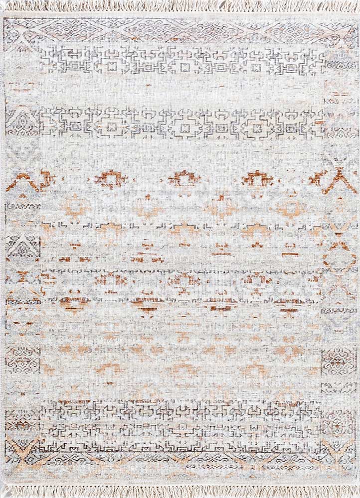 someplace in time ivory wool Hand Knotted Rug - HeadShot