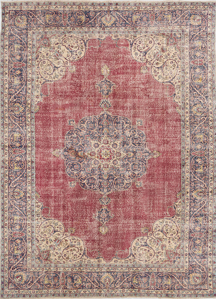 vintage red and orange wool Hand Knotted Rug - HeadShot vintage red and orange wool Hand Knotted Rug - HeadShot