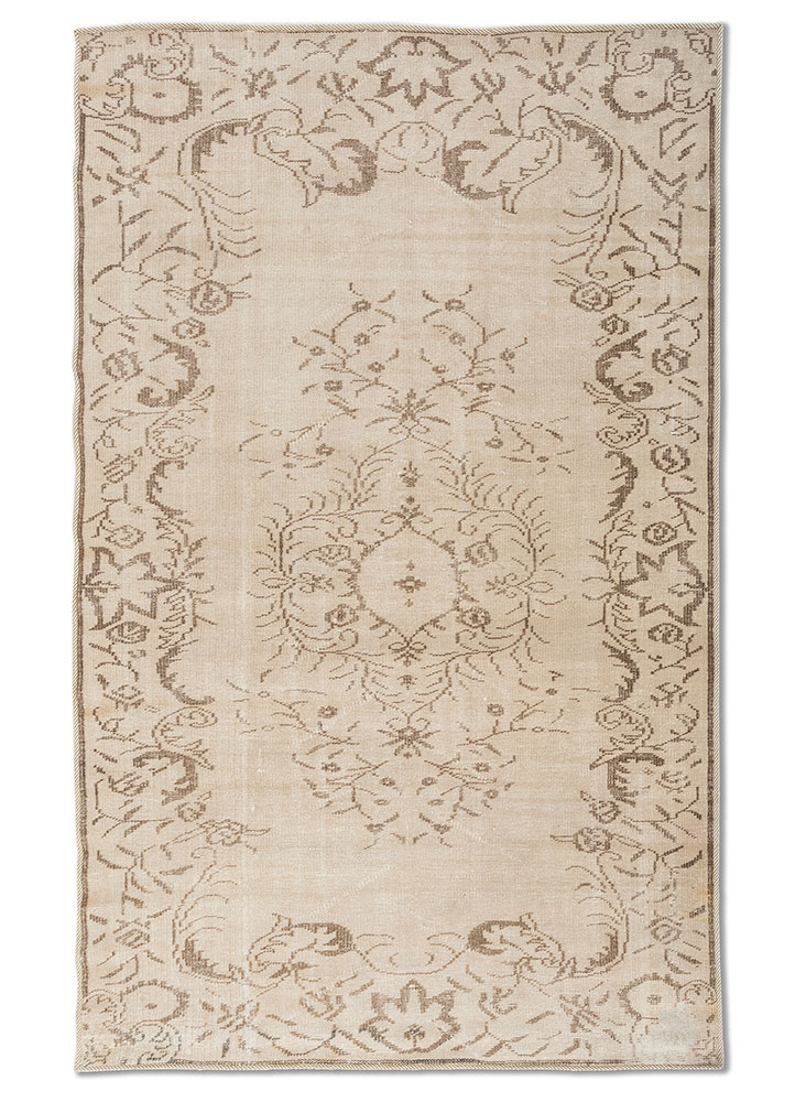 vintage ivory wool Hand Knotted Rug - HeadShot