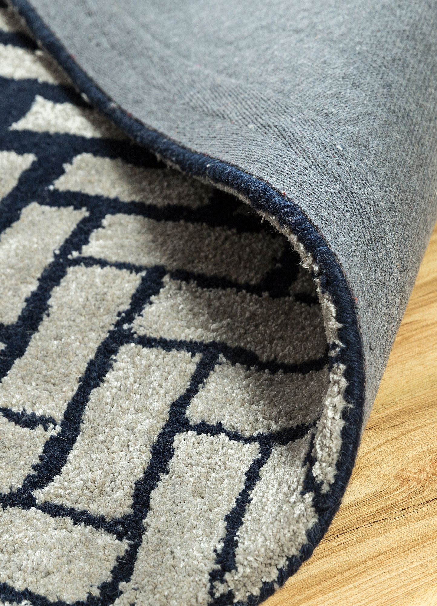 contour grey and black wool and viscose Hand Tufted Rug - Loom