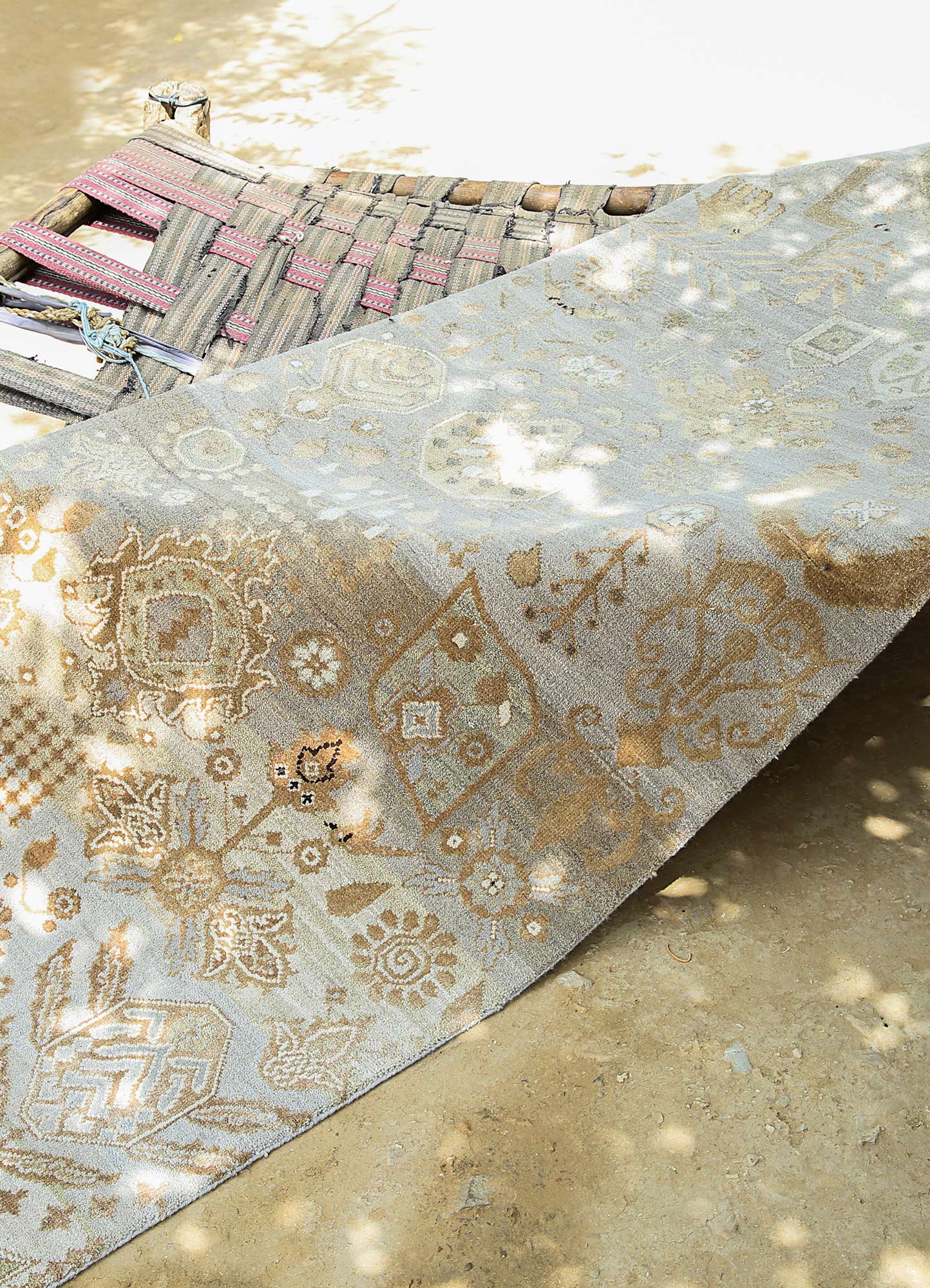 manchaha grey and black wool and bamboo silk Hand Knotted Rug - Loom