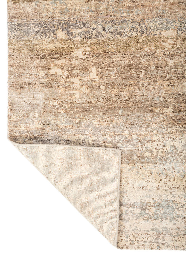 gulmarg ivory silk Hand Knotted Rug - Perspective