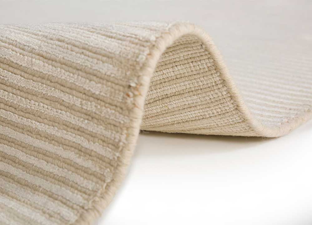 basis ivory wool and viscose Hand Loom Rug - Perspective basis ivory wool and viscose Hand Loom Rug - Perspective