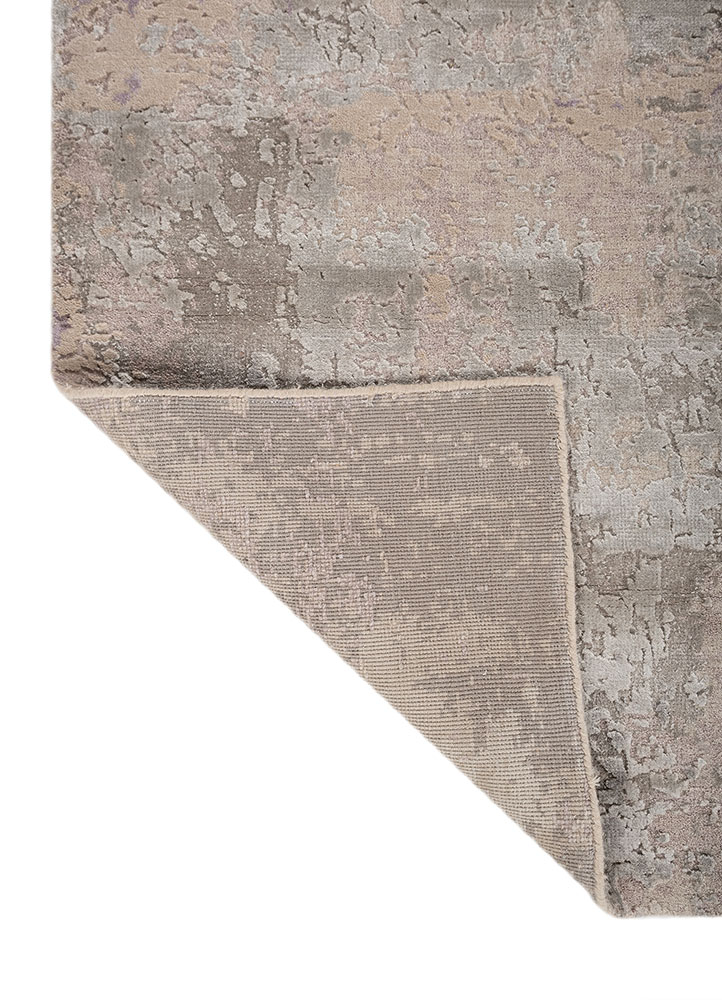 uvenuti ivory wool and bamboo silk Hand Knotted Rug - Perspective uvenuti ivory wool and bamboo silk Hand Knotted Rug - Perspective