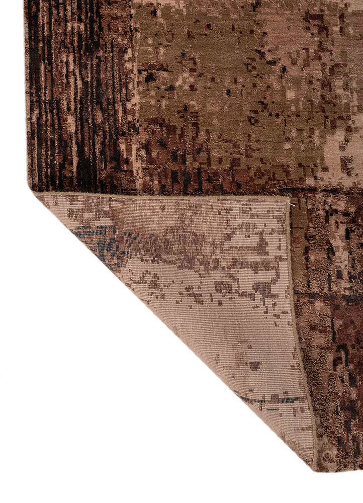 tattvam red and orange wool and bamboo silk Hand Knotted Rug - Perspective tattvam red and orange wool and bamboo silk Hand Knotted Rug - Perspective