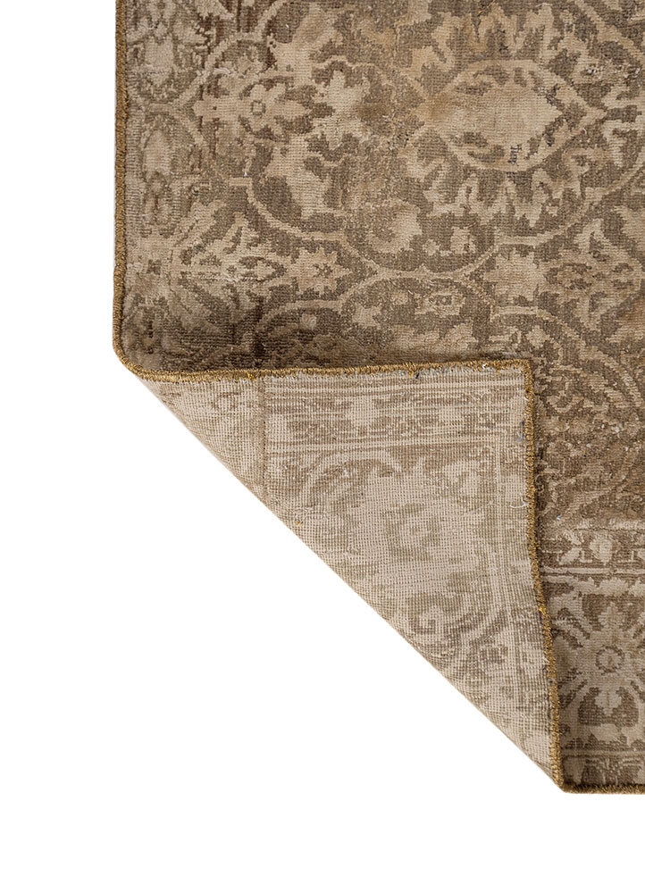 aprezo gold wool and silk Hand Knotted Rug - Perspective