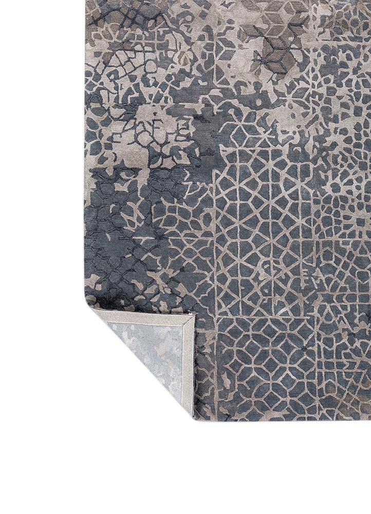 mythos blue wool and viscose Hand Tufted Rug - Perspective
