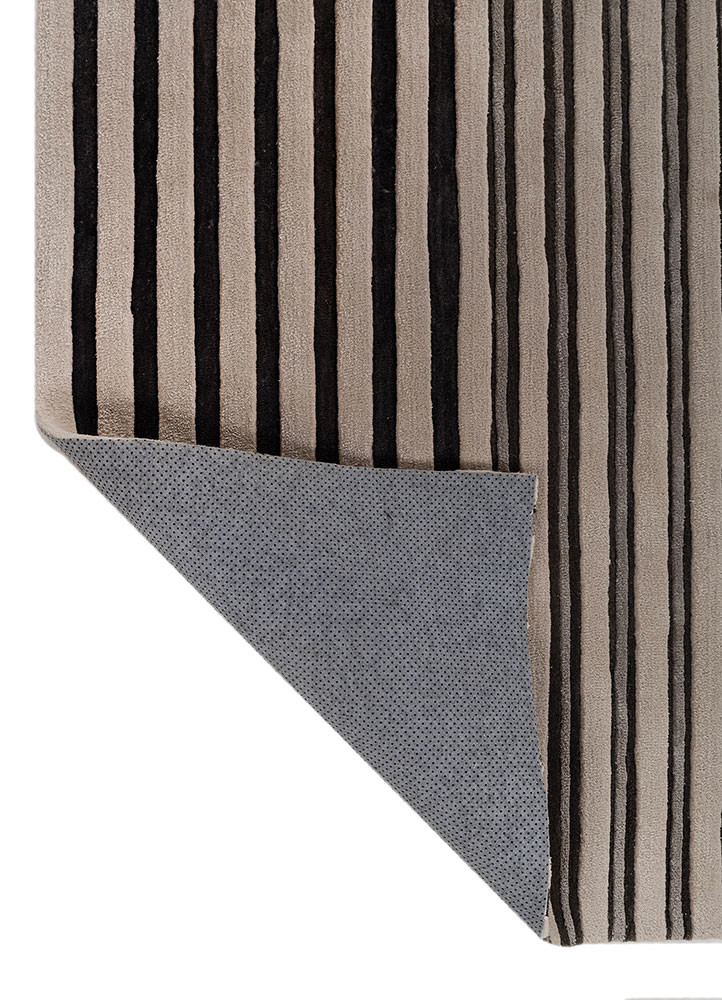 faces ivory wool and viscose Hand Tufted Rug - Perspective faces ivory wool and viscose Hand Tufted Rug - Perspective