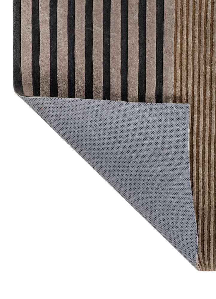 faces grey and black wool and viscose Hand Tufted Rug - Perspective faces grey and black wool and viscose Hand Tufted Rug - Perspective