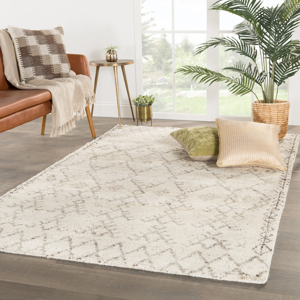 zuri grey and black wool Hand Knotted Rug - RoomScene